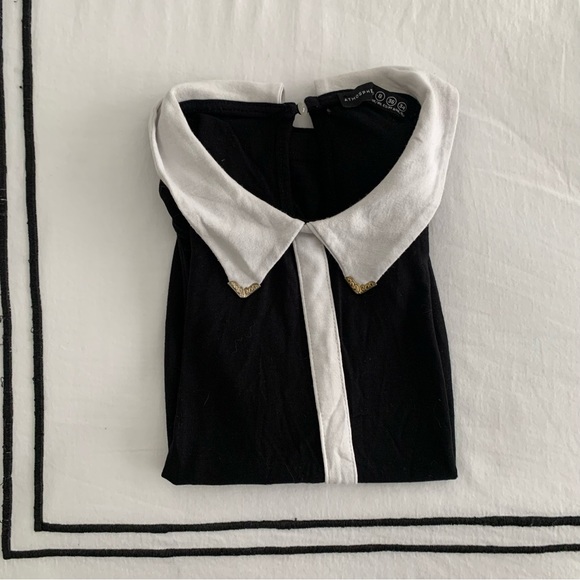 Contrast Collar Top - Picture 3 of 5